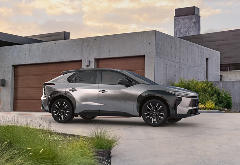 Köp Toyota bZ4X elbil med 0% fast ränta hela avtalsperioden